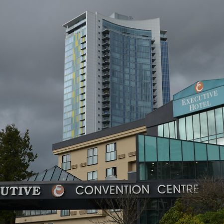 Executive Suites Hotel & Conference Center, Metro Vancouver Бърнаби Екстериор снимка