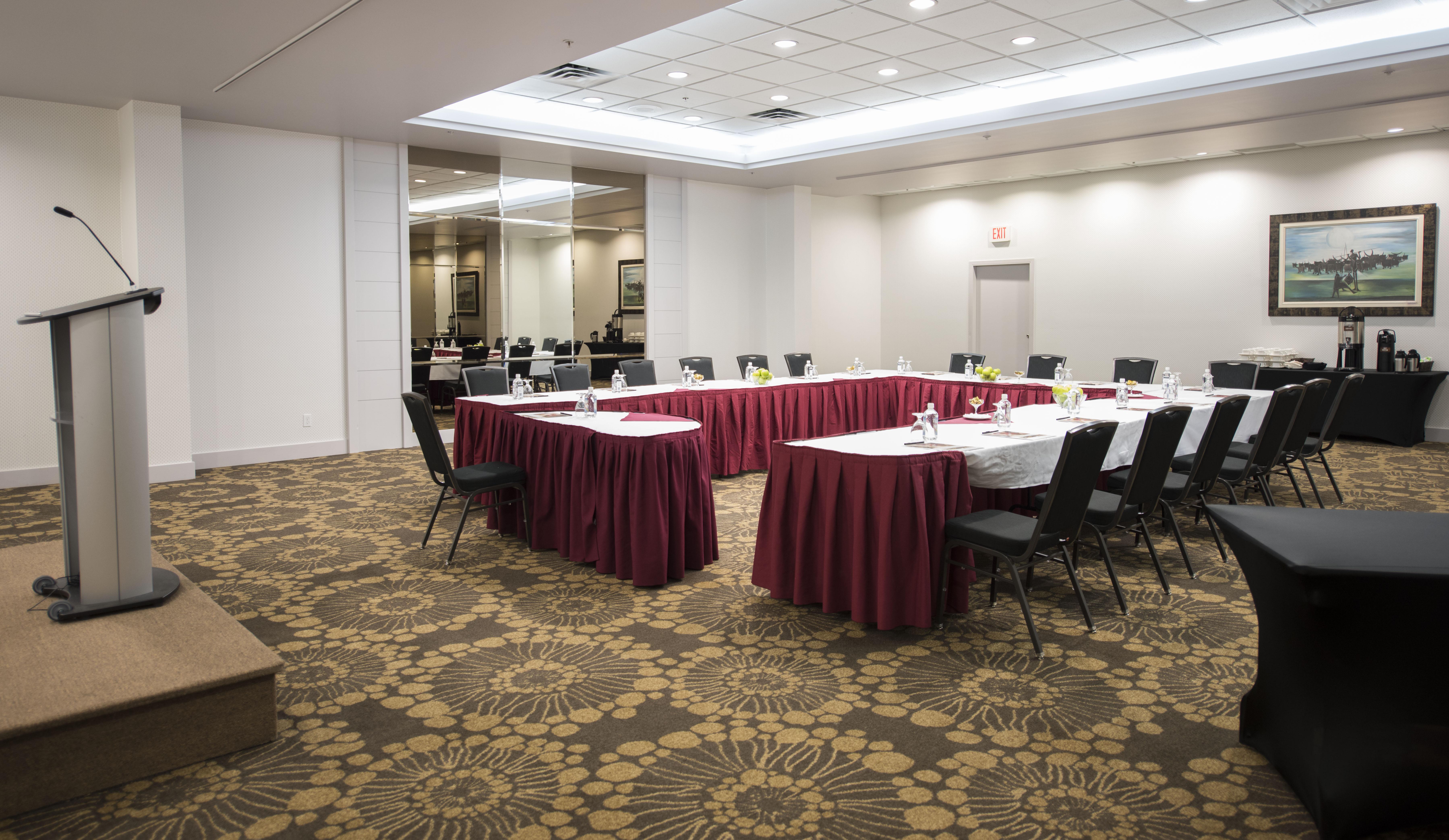 Executive Suites Hotel & Conference Center, Metro Vancouver Бърнаби Екстериор снимка