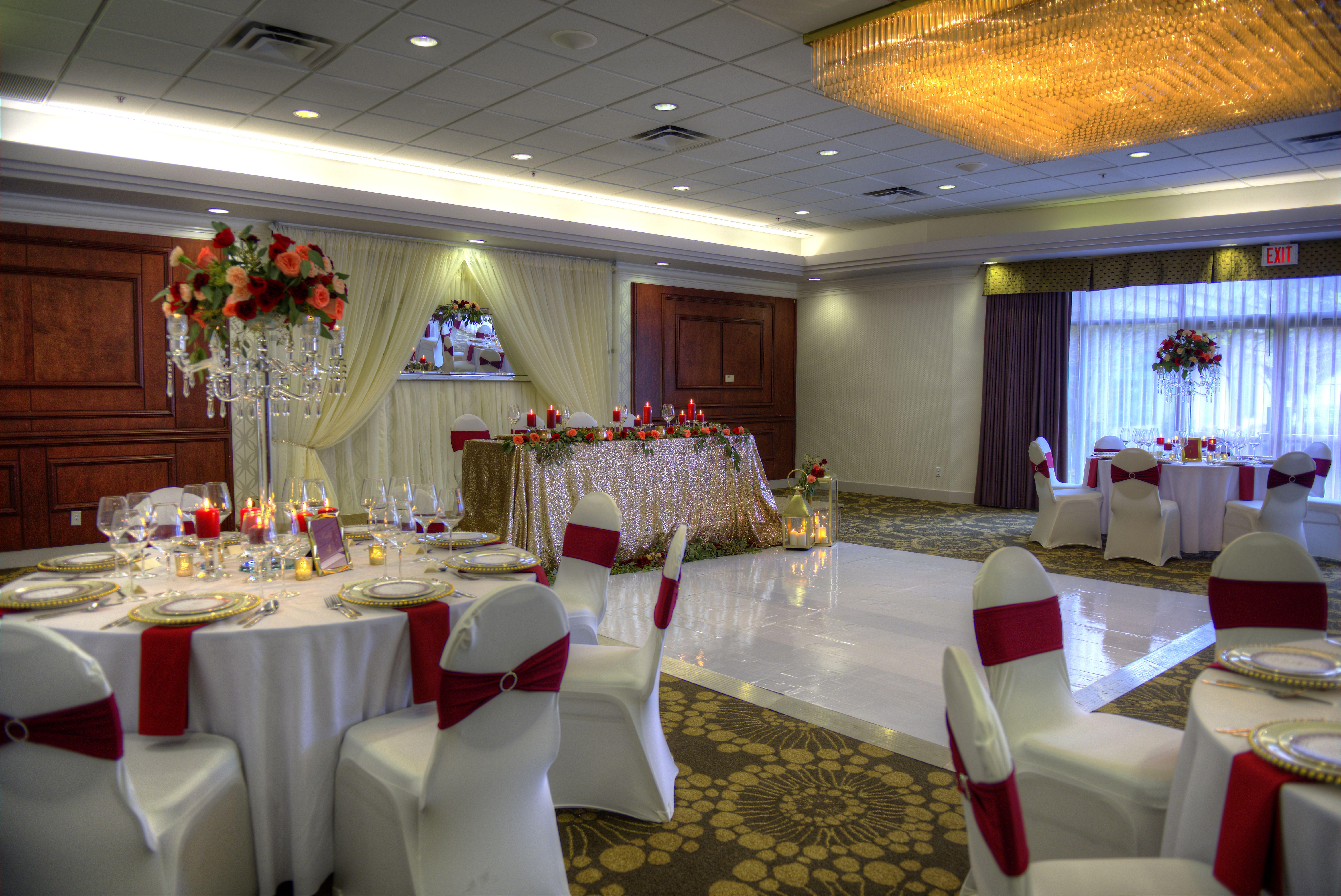 Executive Suites Hotel & Conference Center, Metro Vancouver Бърнаби Екстериор снимка