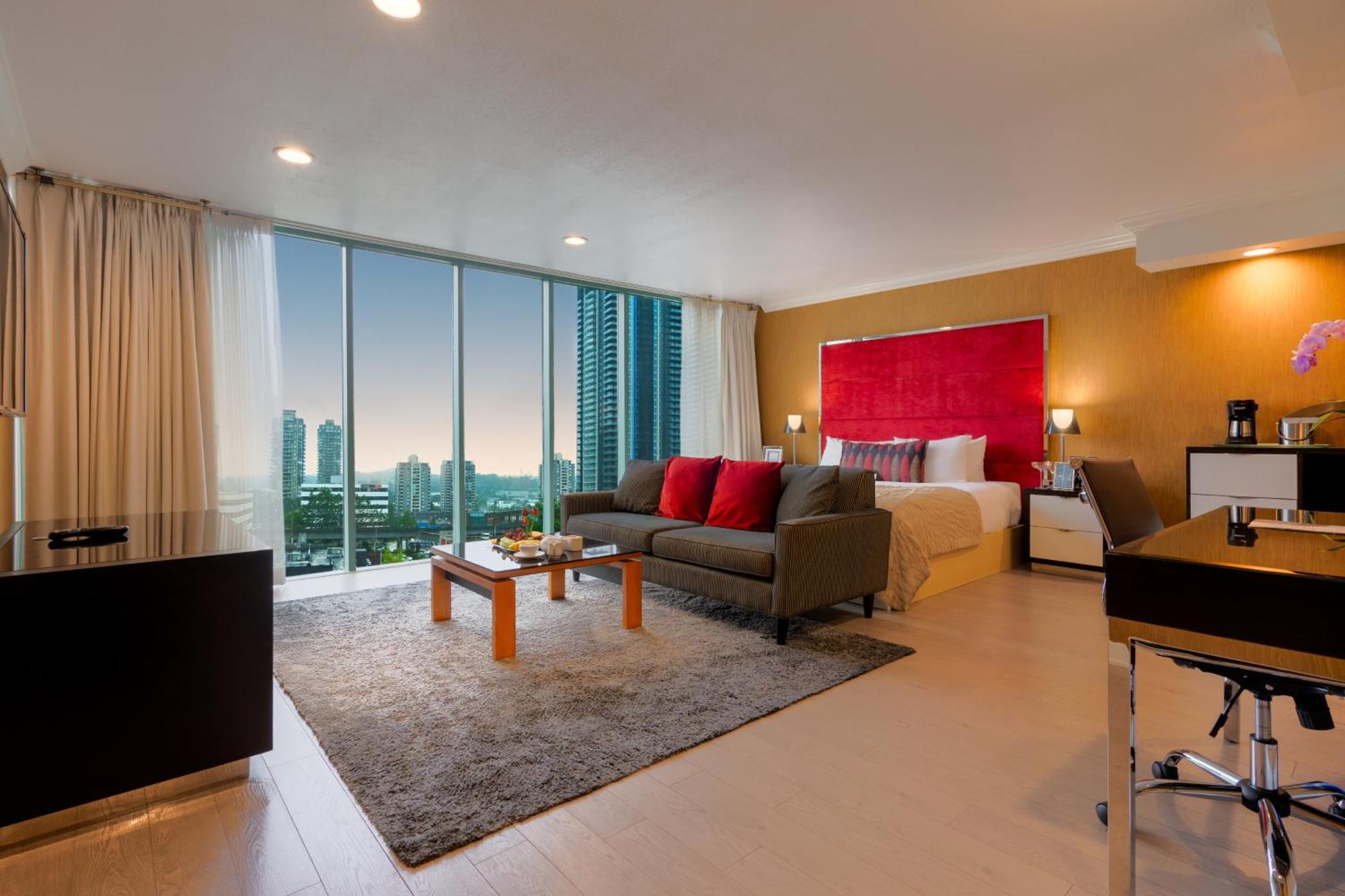 Executive Suites Hotel & Conference Center, Metro Vancouver Бърнаби Екстериор снимка