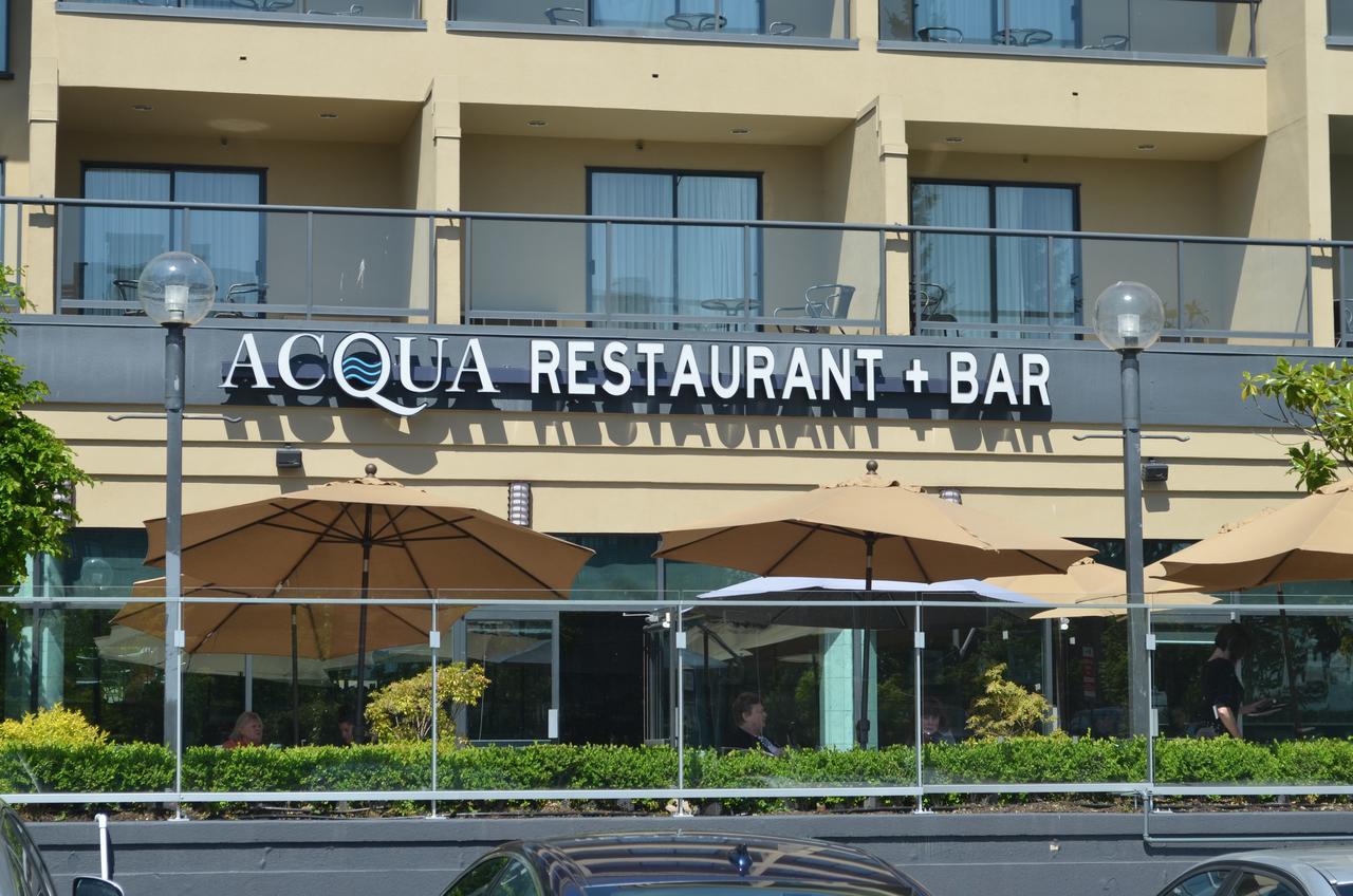 Executive Suites Hotel & Conference Center, Metro Vancouver Бърнаби Екстериор снимка