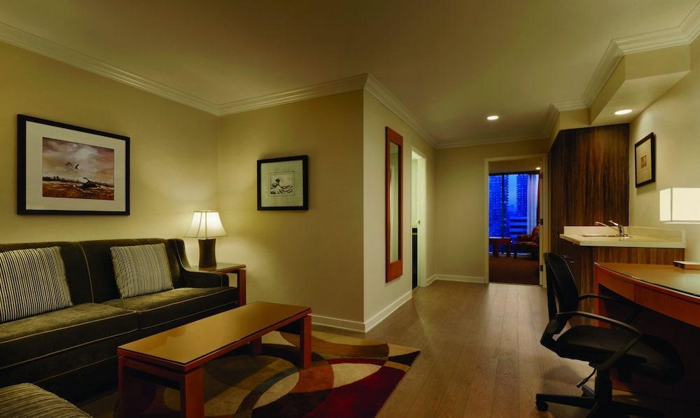 Executive Suites Hotel & Conference Center, Metro Vancouver Бърнаби Екстериор снимка